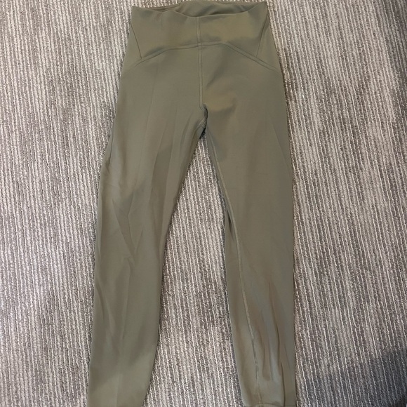 Green, cool design lulu size 6 leggings!! - Picture 5 of 7